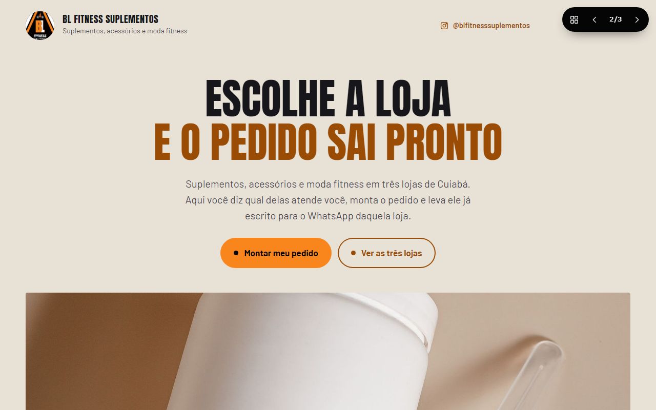 Captura da proposta 2, Papel claro, coluna centrada, cada loja ocupando uma faixa inteira.